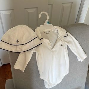 Boy cute hat wit bodysuit